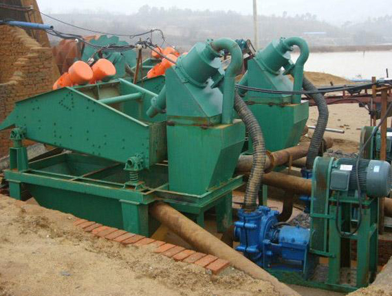 Sand recycling machine